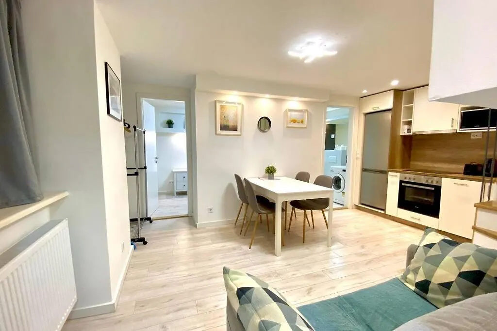 Cozy 3 Bedrooms Home At Center Budapest 0*,